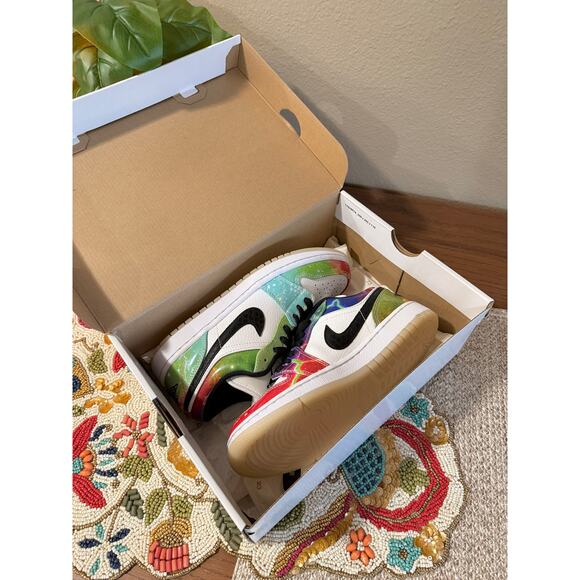 Women's Jordan 1 Low Multicolor Galaxy White Black Patent Leather CW7310 909 - Picture 7 of 9